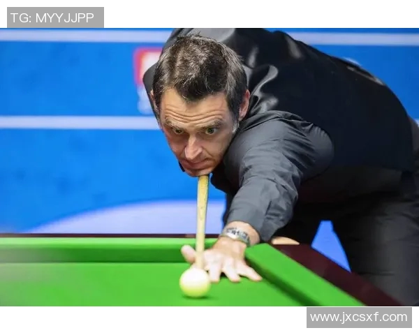 足球明星训练后精彩瞬间定格在镜头中的完美时刻 足球明星训练后精彩瞬间定格在镜头中的完美时刻