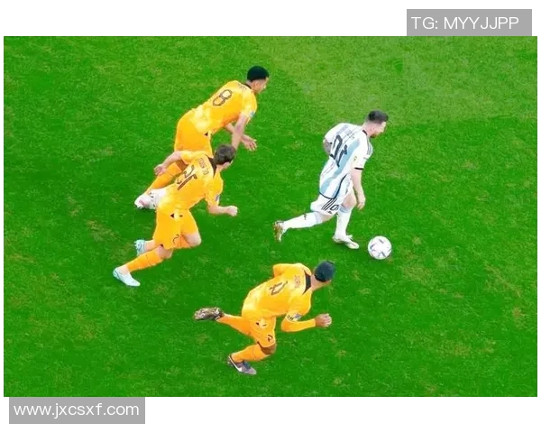 185cm足球明星的传奇之路与场上风采揭秘